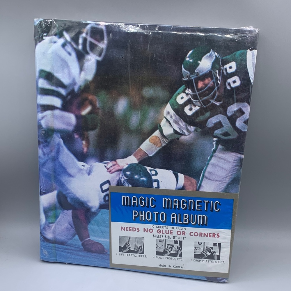 Vintage Magic Magnetic Photo Album Football Philadelphia Eagles Bill Bergey